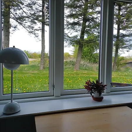 Agerdal - Dejligt Hus Midt I Mark Og Have